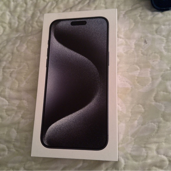 iPhone 15 Pro Max - Picture 1 of 2